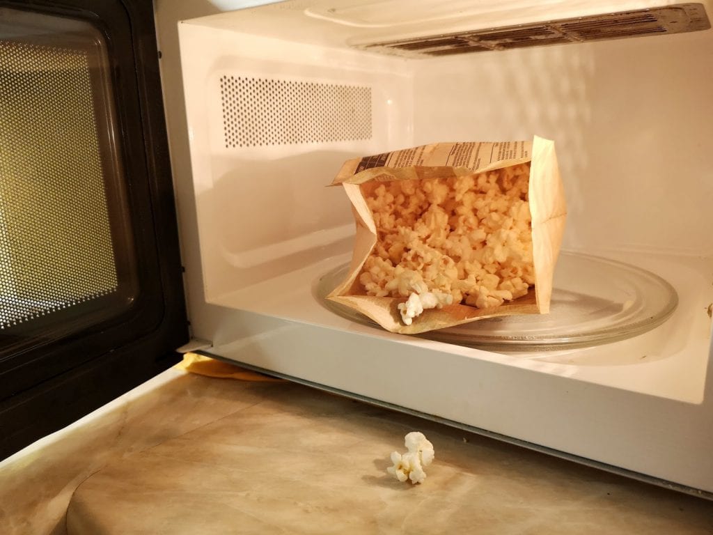 Singkirkan popcorn: TBHQ mempunyai beberapa kesan perlindungan tetapi mungkin mendatangkan malapetaka pada tubuh anda, terutama pada tahap penggunaan yang lebih tinggi.