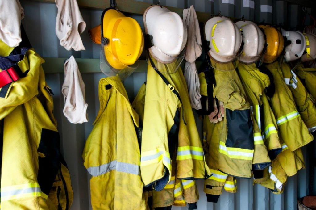 Avsnitt 5 beskriver den personliga skyddsutrustning som krävs för brandmän.