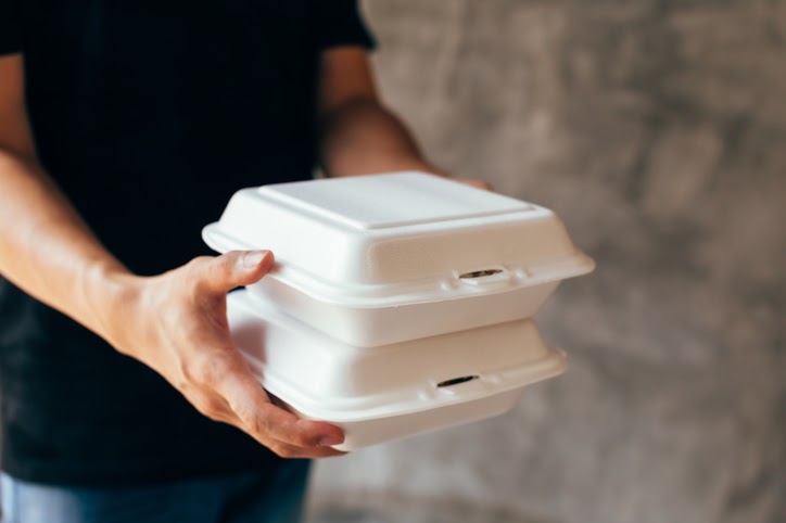 Forbrugerne støder ofte på polystyrenprodukter, fra madbeholdere til beskyttende emballage.