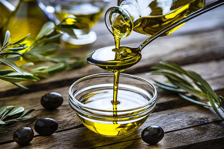 Obsah kyseliny olejové v olivovém oleji se může pohybovat od 55 do 95 %