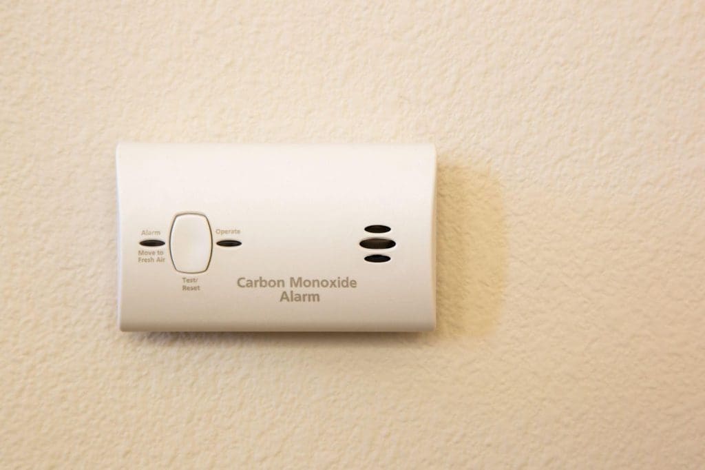 Os alarmes de monóxido de carbono podem ser usados ​​para monitorar os níveis de monóxido de carbono em casa