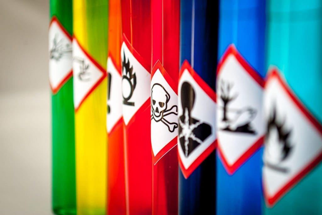 Pour les mélanges dangereux qui ne sont pas soumis aux obligations de déclaration (c'est-à-dire les mélanges présentant des risques pour l'environnement uniquement), la déclaration peut être effectuée sur une base volontaire.