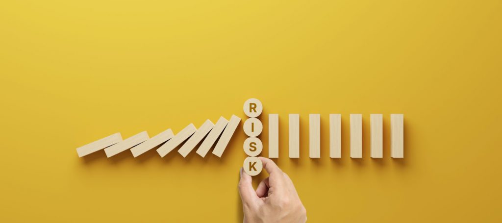 Информирование о рисках и управление рисками необходимы для успешного и безопасного рабочего места.