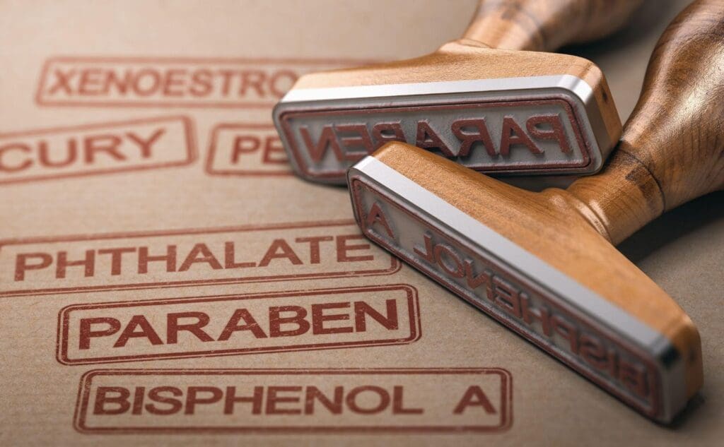 Phthalates, ਦੁਨੀਆ ਦੇ ਸਭ ਤੋਂ ਆਮ ਪਲਾਸਟਿਕਾਈਜ਼ਰਾਂ ਵਿੱਚੋਂ ਇੱਕ, ਨੂੰ ਐਂਡੋਕਰੀਨ ਵਿੱਚ ਵਿਘਨ ਪਾਉਣ ਵਾਲੇ ਅਤੇ ਪ੍ਰਜਨਨ 'ਤੇ ਨੁਕਸਾਨਦੇਹ ਪ੍ਰਭਾਵ ਦੇ ਰੂਪ ਵਿੱਚ ਸ਼੍ਰੇਣੀਬੱਧ ਕੀਤਾ ਗਿਆ ਹੈ - ਅਤੇ ਕਈਆਂ ਨੂੰ SVHC ਸੂਚੀ ਵਿੱਚ ਸ਼ਾਮਲ ਕੀਤਾ ਗਿਆ ਹੈ।